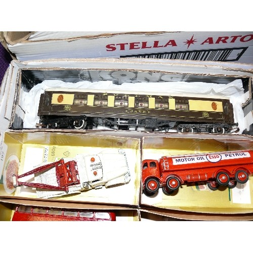 197 - MIXED COLLECTORS BOX OF CARS, TRAINS AND OTHER VEHICLES INCLUDING TRI-ANG, CORGI AND DINKY.