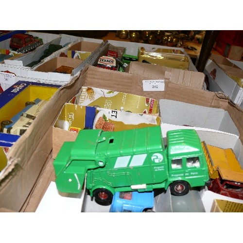 202 - MIXED COLLECTORS BOX WITH CONTENTS OF CARS, TRAINS AND OTHER VEHICLES.