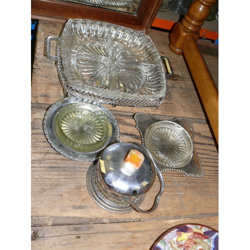 393 - VARIOUS SILVER PLATE AND GLASS ITEMS.