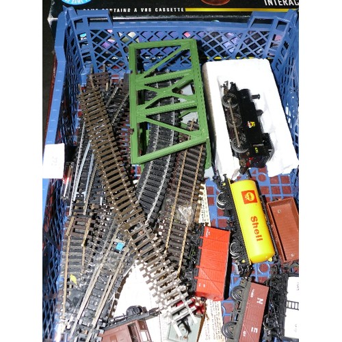 272 - TRAY OF 'OO' GAUGE TRAIN TRACK, TRAIN AND COACHES INCLUDING SHELL CONTAINER.