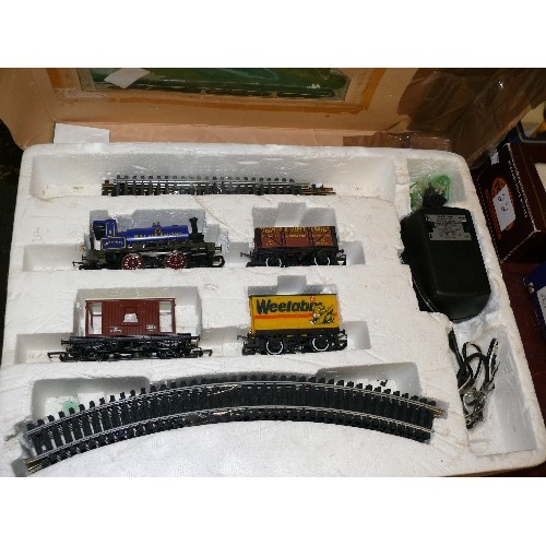 276 - HORNBY ELECTRIC TRAIN SET HIGHLANDER, IN BOX.