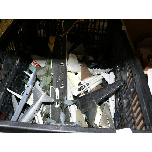 284 - FOLDING CRATE OF MODEL AEROPLANES.