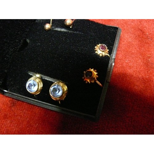 28 - A COLLECTION OF THREE PAIRS OF 9CT GOLD EARRINGS, ONE WITH LIGHT BLUE STONES, ONE WITH BLOOD RED STO... 