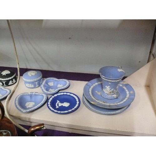 71 - LARGE QUANTITY OF WEDGWOOD JASPERWARE