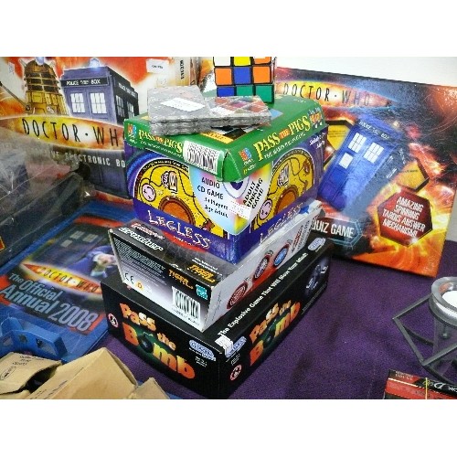 122 - ASSORTMENT OF VARIOUS BOARD AND PARTY GAMES.