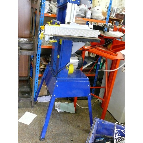 257 - RECORD POWER RSBS12 BAND SAW ON BENCH.