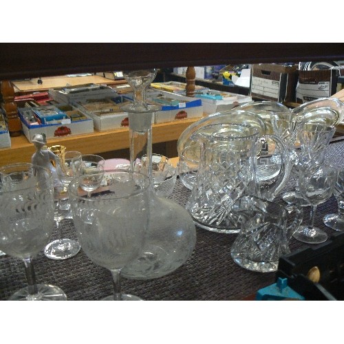 306 - LARGE COLLECTION OF GLASSWARE AND CRYSTAL