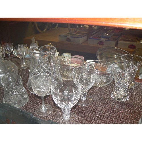 306 - LARGE COLLECTION OF GLASSWARE AND CRYSTAL