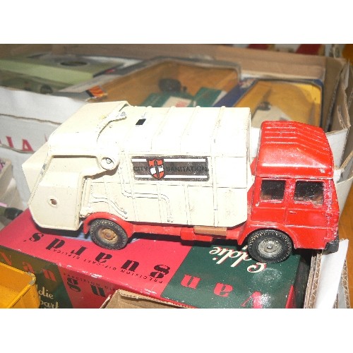 322 - MIXED COLLECTORS BOX OF CARS AND OTHER VEHICLES INCLUDING VANGUARDS, DINKY AND CORGI.