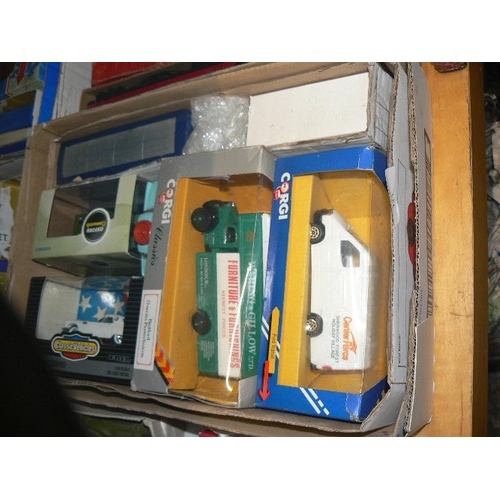 323 - MIXED COLLECTORS BOX OF CARS AND OTHER VEHICLES INCLUDING CORGI.