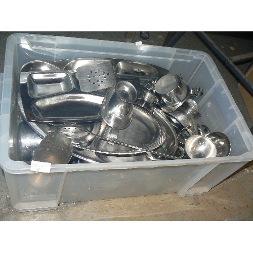 387 - LARGE BOX OF STAINLESS STEEL CATERING EQUIPMENT.