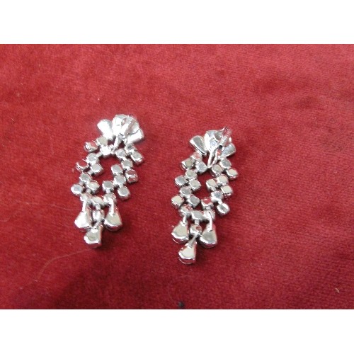 9 - GLAMOROUS CLIP ON LARGE DIAMANTE EARRINGS.