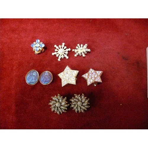 59 - FIVE PAIRS GLAM CLIP ON VINTAGE EARRINGS.