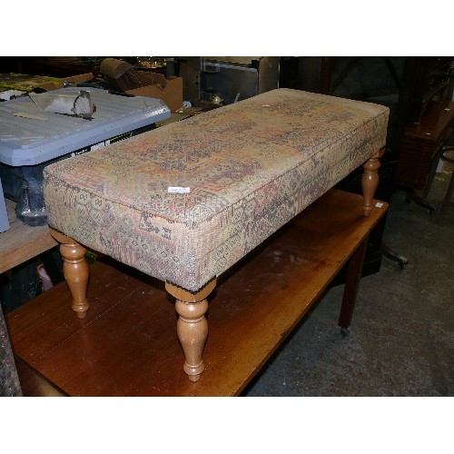 442 - LARGE UPHOLSTERED STOOL/WINDOW SEAT.