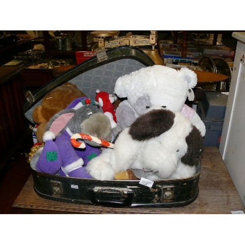 449 - VINTAGE SUITCASE OF CUDDLY TOYS