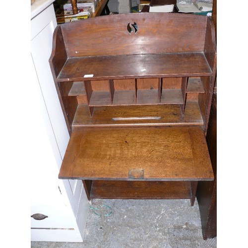 454 - SMALL WOODEN BUREAU/BOOKCASE