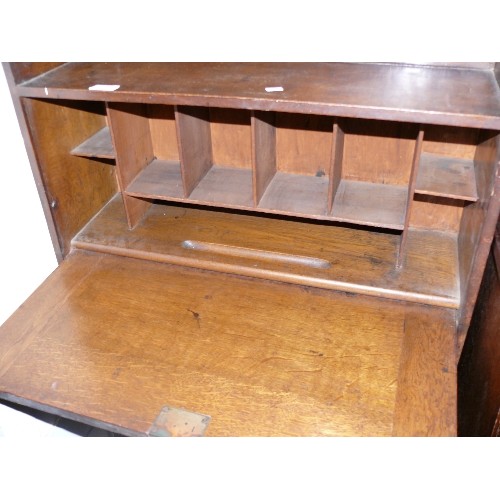 454 - SMALL WOODEN BUREAU/BOOKCASE