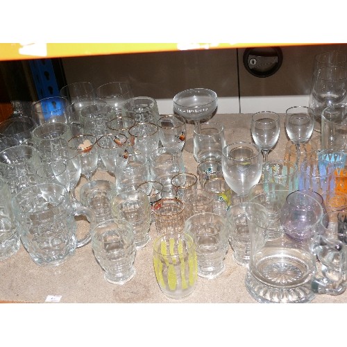 363 - SHELF OF VARIOUS GLASSWARE