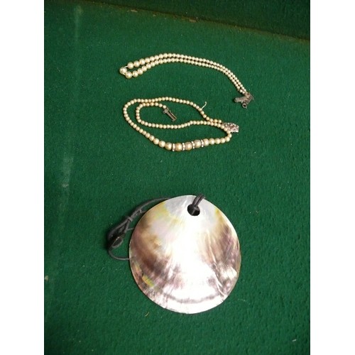 6C - TUNBRIDGE STYLE SMALL BOX, LARGE SHELL NECKLACE ON CORD AND TWO VINTAGE STRINGS OF PEARLS, ONE WITH ... 