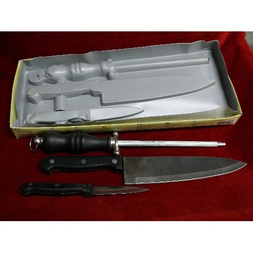 82 - KITCHEN CARVING SET