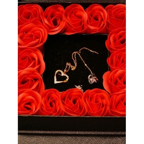 64 - GOLD PLATED, STERLING SILVER HEART NECKLACE IN A VERY NICE BOX DECORATED WITH ROSES PLUS A PAIR OF S... 