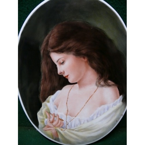 77 - CERAMIC PLAQUE WITH LOVELY LADY PICTURE SIGNED B. HEMSLEY.