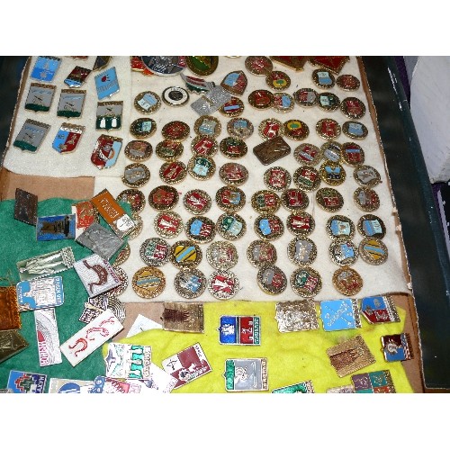 98 - LARGE BOX OF VARIOUS RUSSIAN PIN BADGES