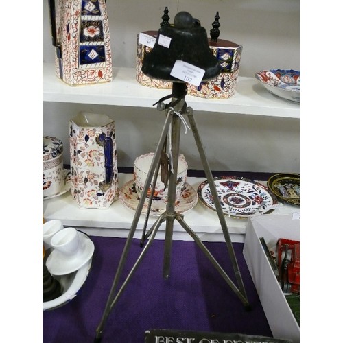 107 - A VINTAGE TRUMPET STAND ON TRIPOD BASE