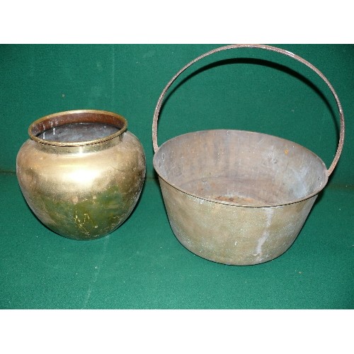 108 - LARGE HEAVY BRASS JAM PAN AND A BRASS VASE