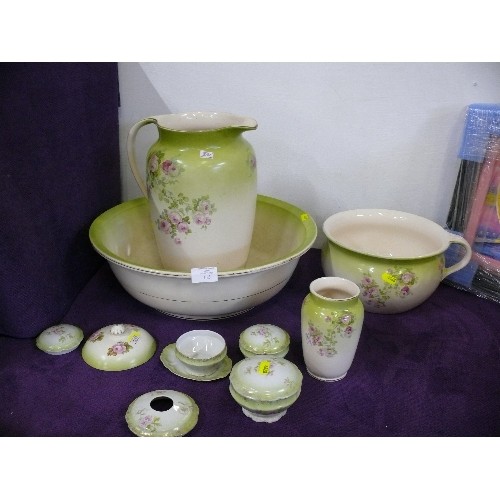 115 - LARGE COLLECTION OF DECORATIVE DRESSING TABLE CHINA INCLUDING JUG AND WASH BOWL, CHAMBER POT AND VAR... 