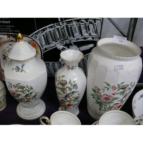 136 - VERY LARGE COLLECTION OF AYNSLEY 'PEMBROKE' CHINA INCLUDING VASES, CUPS AND SAUCERS, PLATES, BOWLS, ... 