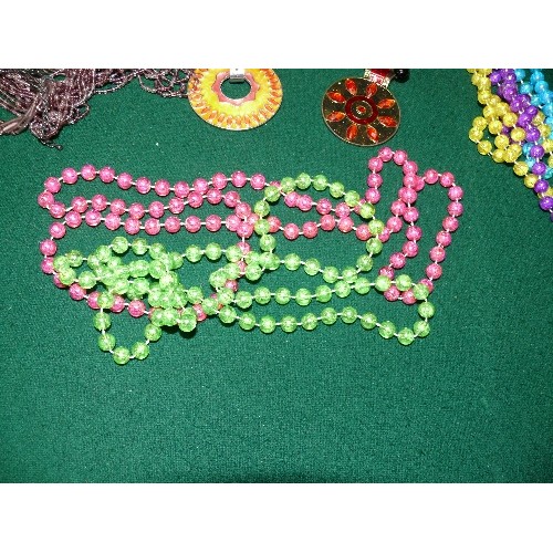 58 - SELECTION OF COSTUME JEWELLERY, COLOURFUL BEADS ETC