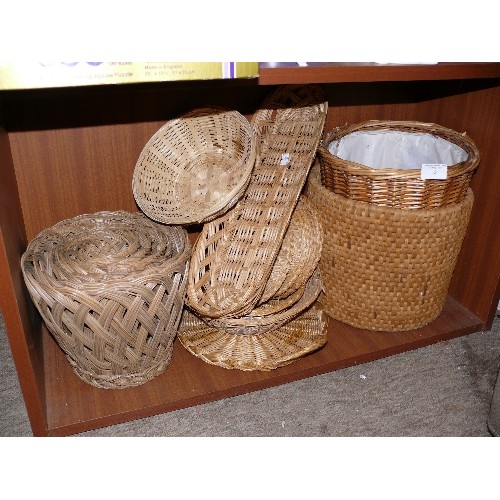 154 - LARGE COLLECTION OF MIXED WICKER BASKETS