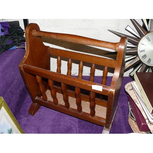 167 - OAK MAGAZINE RACK