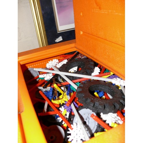 172 - COLLECTION OF KNEX IN ORANGE CASE