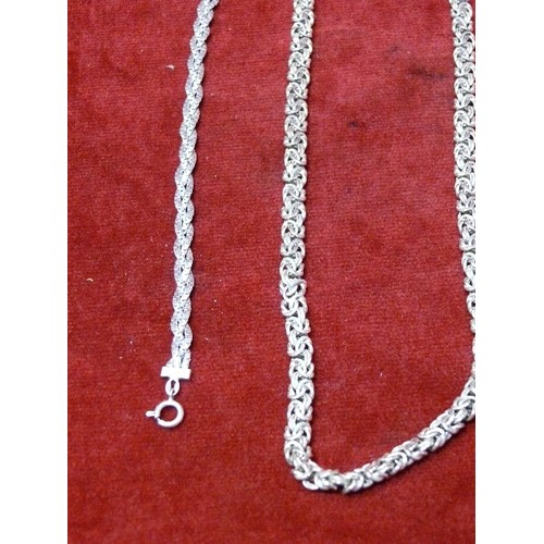 23 - AN ITALIAN LATE 20TH CENTURY STERLING SILVER NECKLACE (19CM LONG) MARKED MILO ITALY AND WITH BIRMING... 