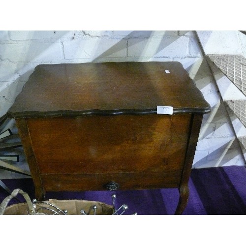 161 - VINTAGE WOODEN SEWING BOX TABLE