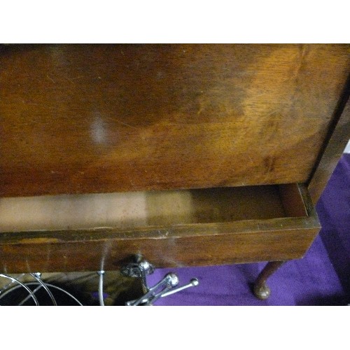 161 - VINTAGE WOODEN SEWING BOX TABLE