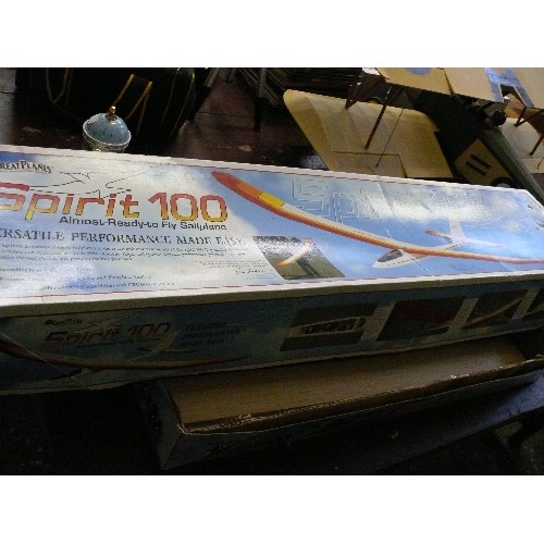 207 - A BOXED MODEL OF A SPIRIT 100 SAILPLANE (NOT COMPLETE) PLUS A BOX OF WOOD OFFCUTS FROM MODEL MAKING.