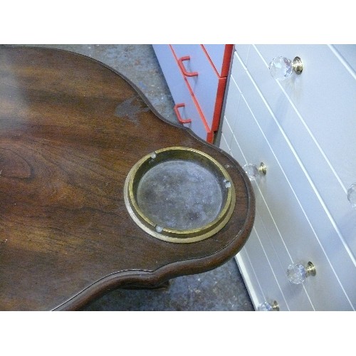 339 - VINTAGE WOODEN SMOKERS TABLE WITH BRASS ASHTRAY INSERT.