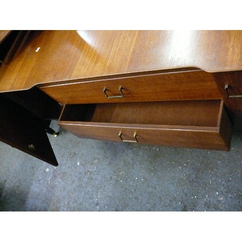 371 - LARGE RETRO DRESSING TABLE