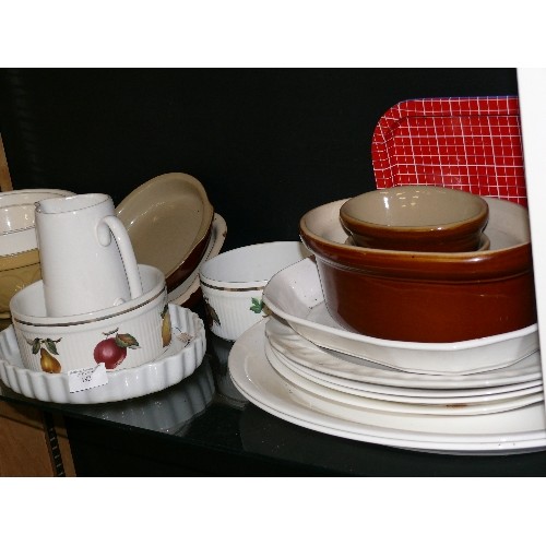 192 - COLLECTION OF STONEWARE OVEN TO TABLE KITCHENWARE