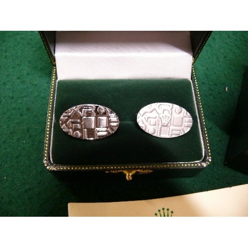 41 - VERY NICE SET OF ROLEX CUFFLINKS WITH ORIGINAL BOX AND CERTIFICATE.