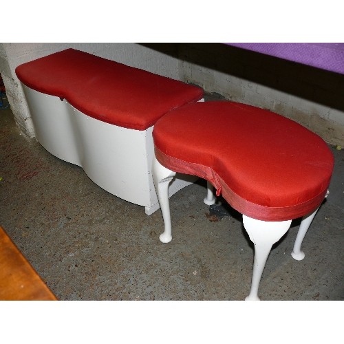 421 - WHITE OTTOMAN WITH PADDED TOP AND MATCHING CHAIR WITH HEART SHAPED STOOL.