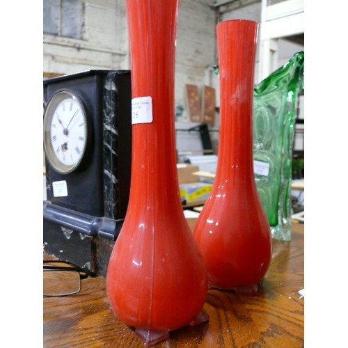 216 - PAIR OF RETRO BLOOD ORANGE VASES ON AN UNUSUAL SQUARE BASE.