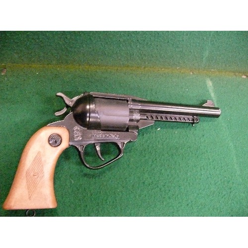 236 - TWELVE CAP GUN REVOLVER, NEVADA -  MADE IN ITALY.