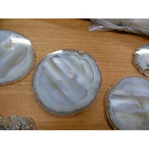 248 - LARGE BLUE AGATE MINERAL SLICE, FIVE SMALL GREY AGATE COASTERS SLICES AND A LARGE SLICE OF REIKI CRY... 