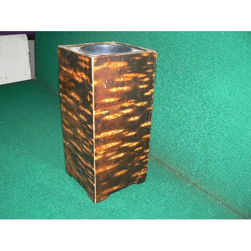 249 - A 20TH CENTURY JAPANESE LACQUERED SQUARE SHAPED VASE - TREE BARK DESIGN IN THE LACQUER - HEIGHT 22CM... 