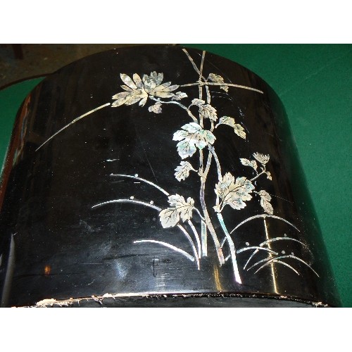 252A - A LARGE VINTAGE JAPANESE BLACK LACQUERED OPEN TOPPED CYLINDRICAL CONTAINER, THE OUTSIDE DECORATED WI... 