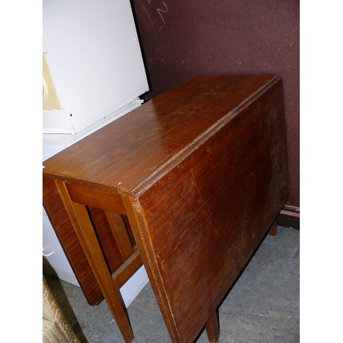 412 - DROP LEAF TABLE IN TEAK VENEER